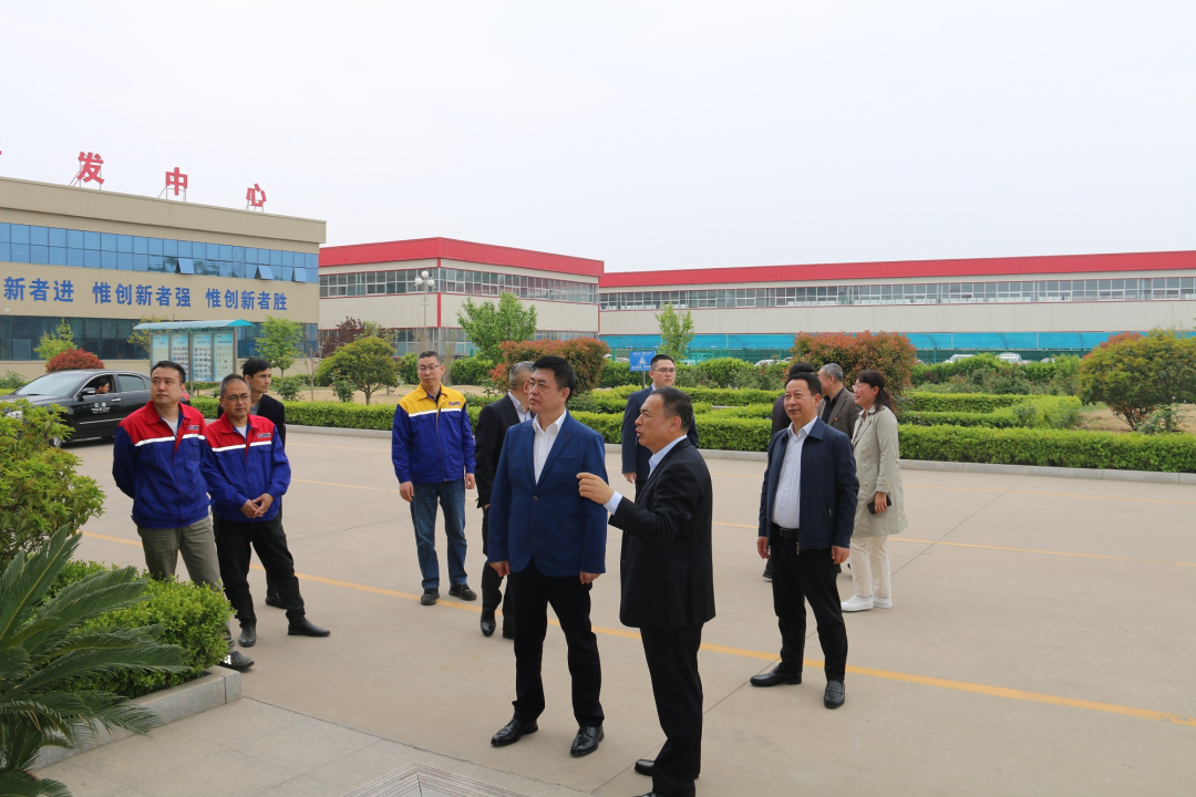 青島市政協(xié)副主席、市工商聯主席崔作一行蒞臨銳智股份調研考察