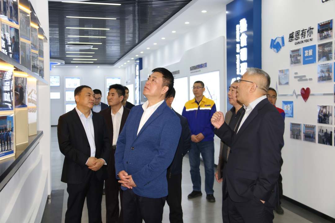 青島市政協(xié)副主席、市工商聯主席崔作一行蒞臨銳智股份調研考察