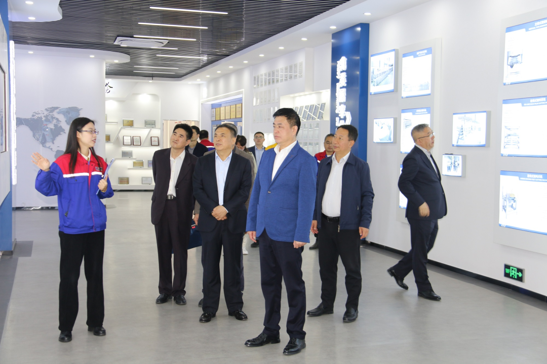 青島市政協(xié)副主席、市工商聯主席崔作一行蒞臨銳智股份調研考察