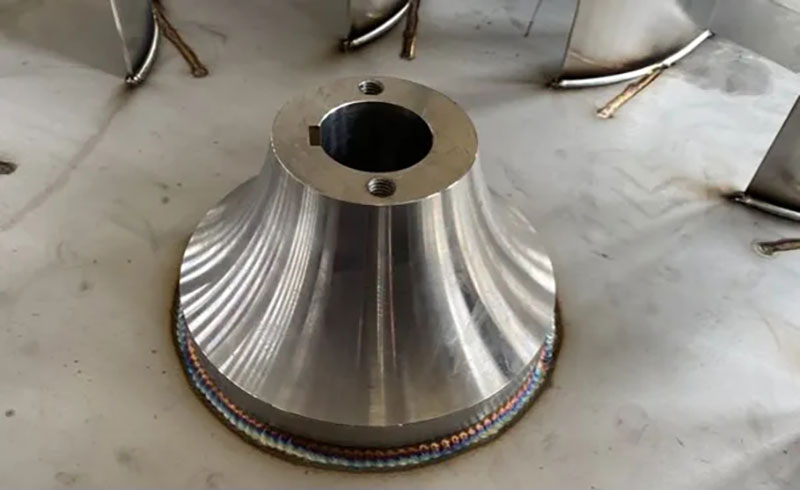 焊工標(biāo)兵欒俊杰：匠心獨運，品質(zhì)卓越